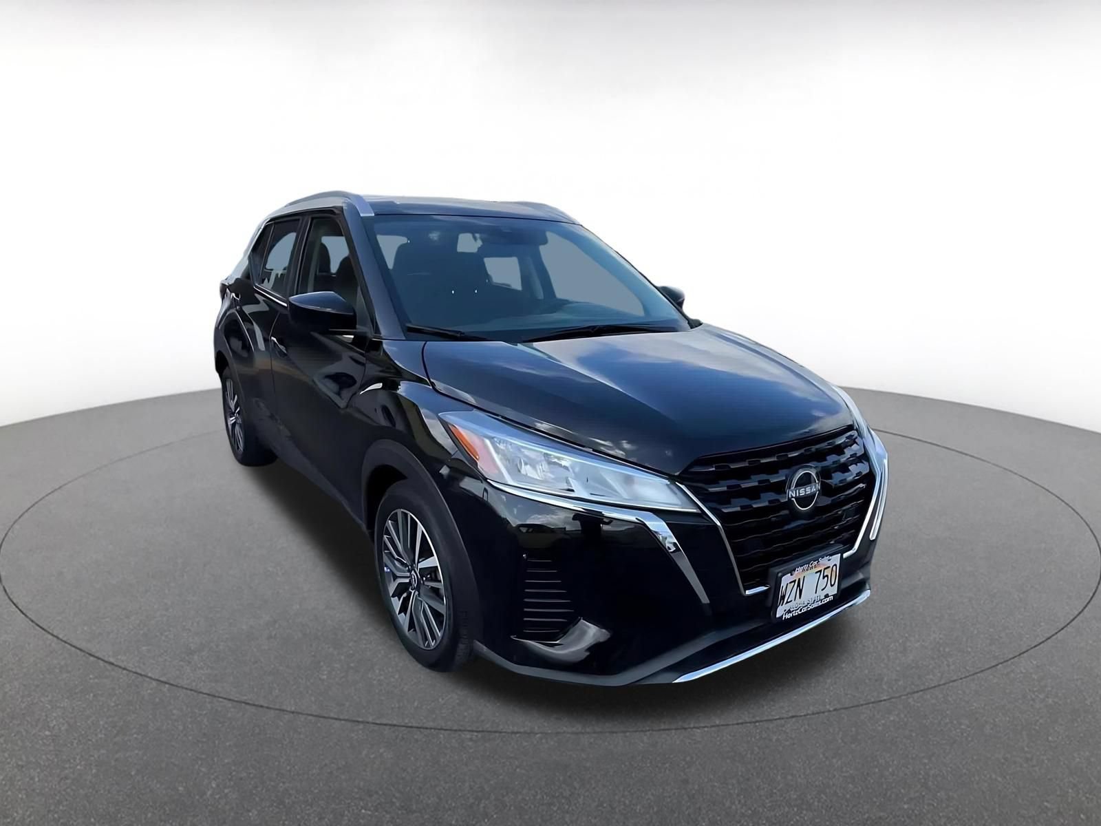 Used 2024 Nissan Kicks SV FWD image 3