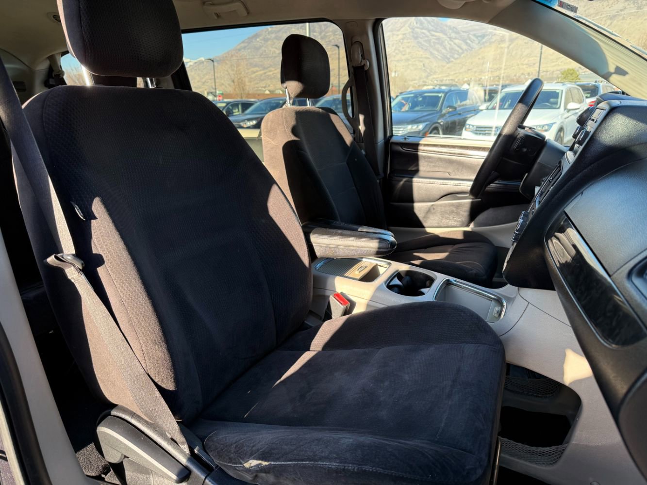 Used 2014 Dodge Grand Caravan SXT image 17