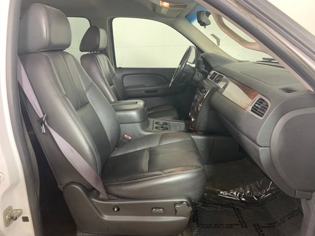 Used 2009 Chevrolet Suburban LT AWD/4WD image 19