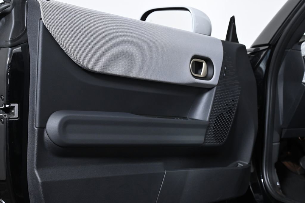 Certified 2025 MINI Cooper 2-Door Hardtop image 28