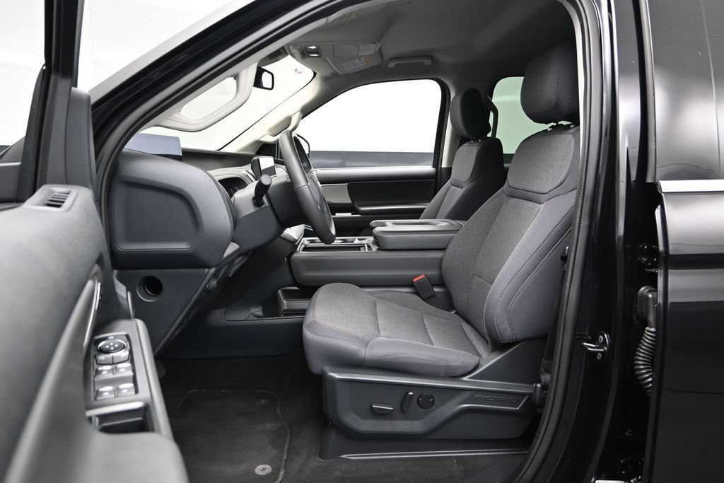 Used 2025 Ford Expedition Max Active AWD/4WD image 14