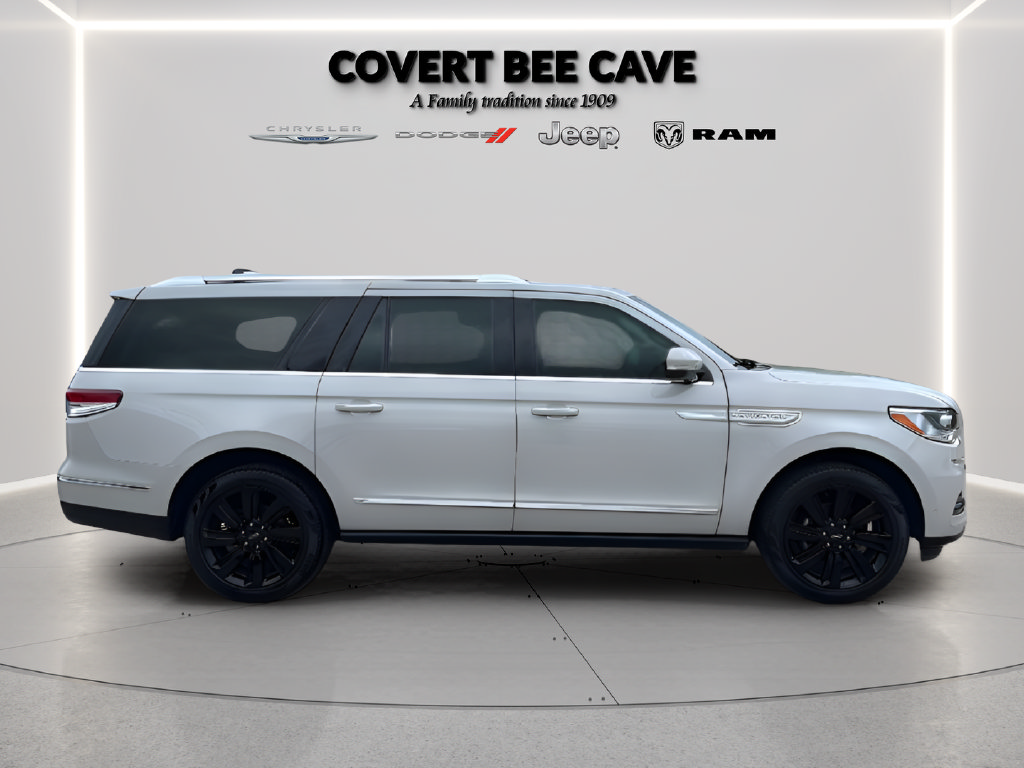 Used 2023 Lincoln Navigator L Reserve AWD/4WD image 8