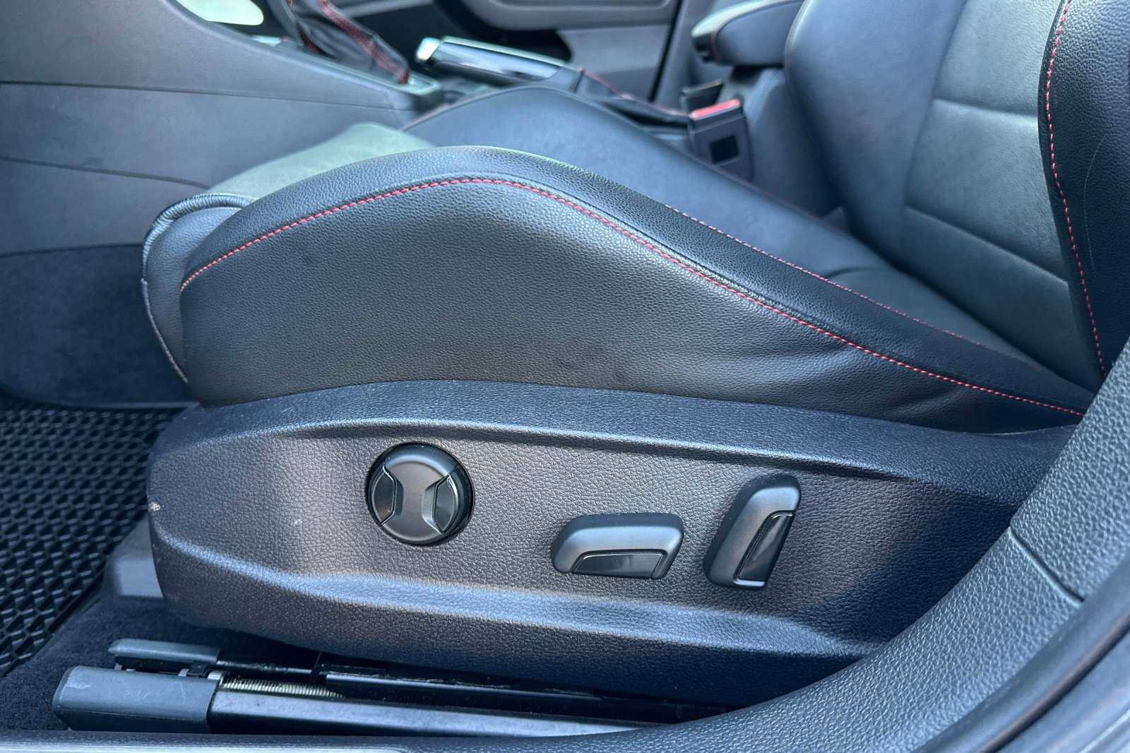 Used 2018 Volkswagen GTI Autobahn image 13