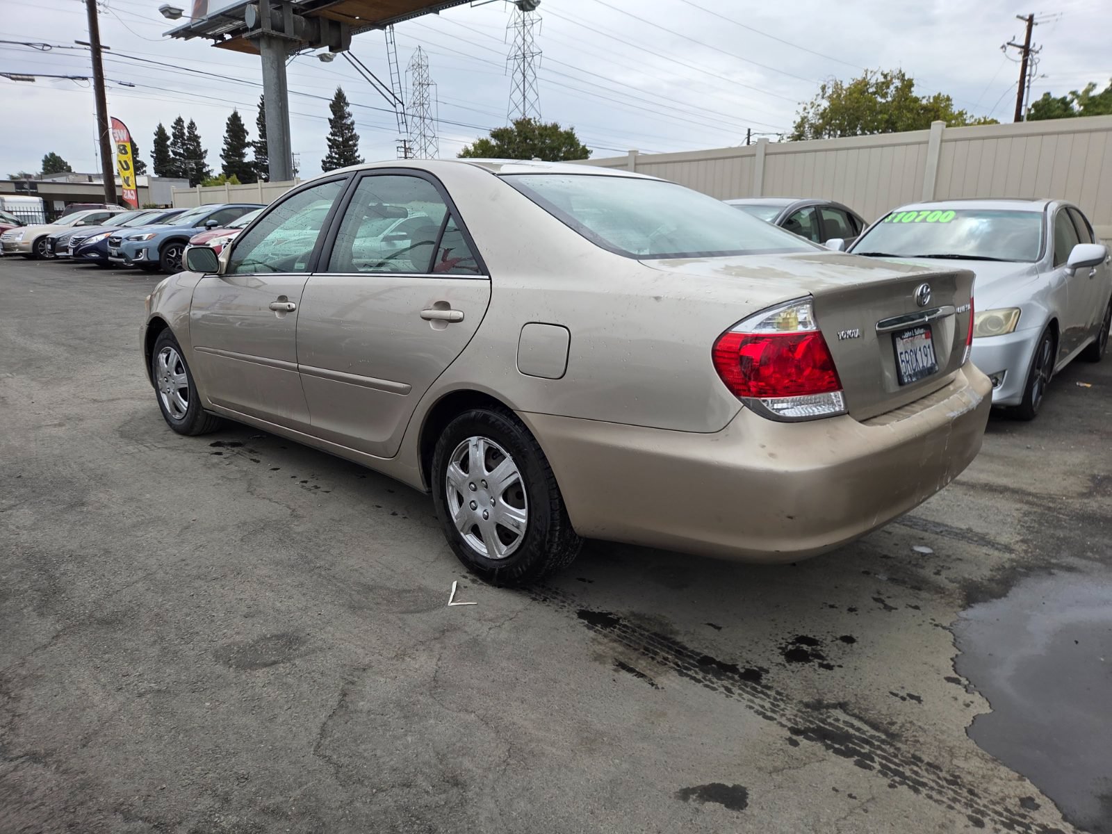Used 2006 Toyota Camry LE w/ Fleet Convenience Pkg FWD image 2
