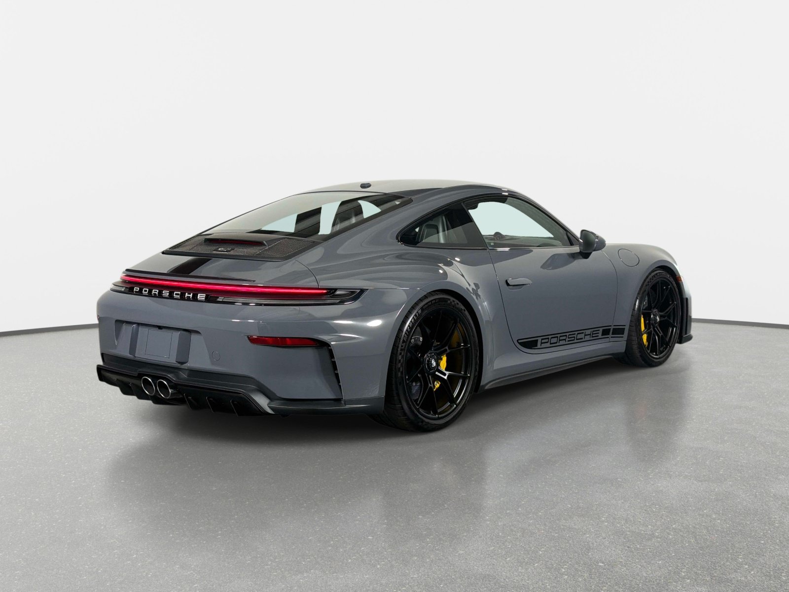 Used 2025 Porsche 911 GT3 RWD image 3