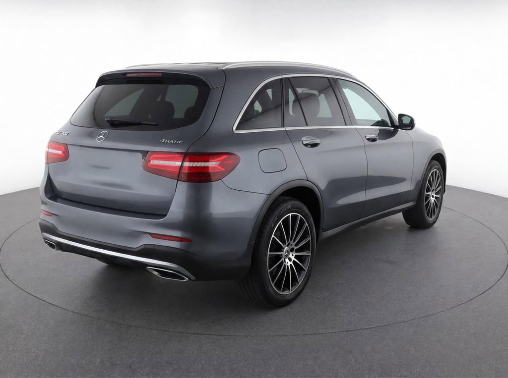Used 2019 Mercedes-Benz GLC 300 4MATIC image 4