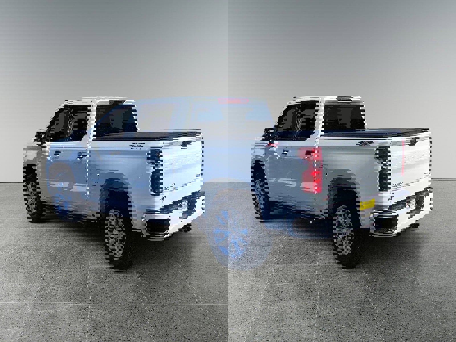 Used 2025 Chevrolet Silverado 1500 Custom image 3