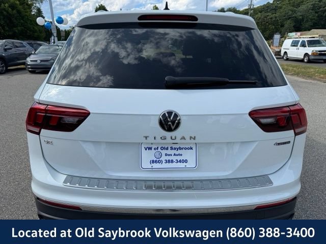 Certified 2023 Volkswagen Tiguan SE w/ Panoramic Sunroof Package AWD/4WD image 6