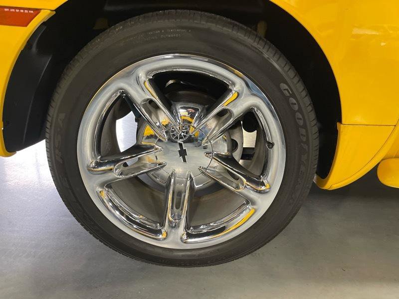 Used 2006 Chevrolet SSR w/ Preferred Equipment Group RWD image 19