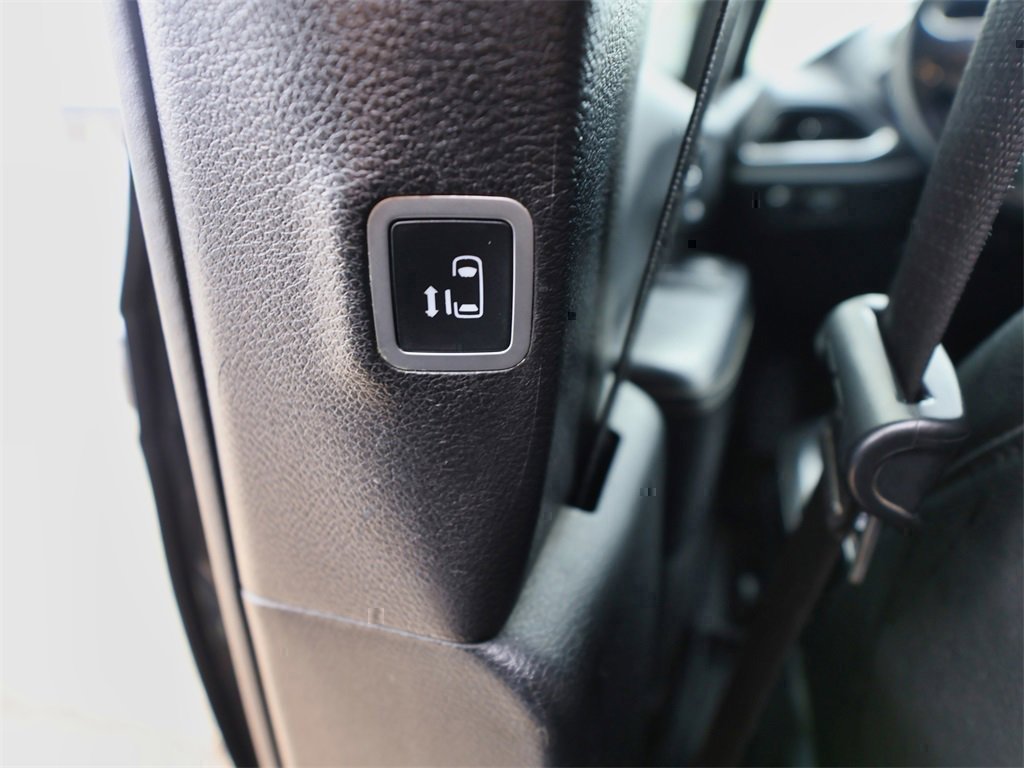 Used 2019 Chrysler Pacifica Touring-L Plus w/ S Appearance Package image 18