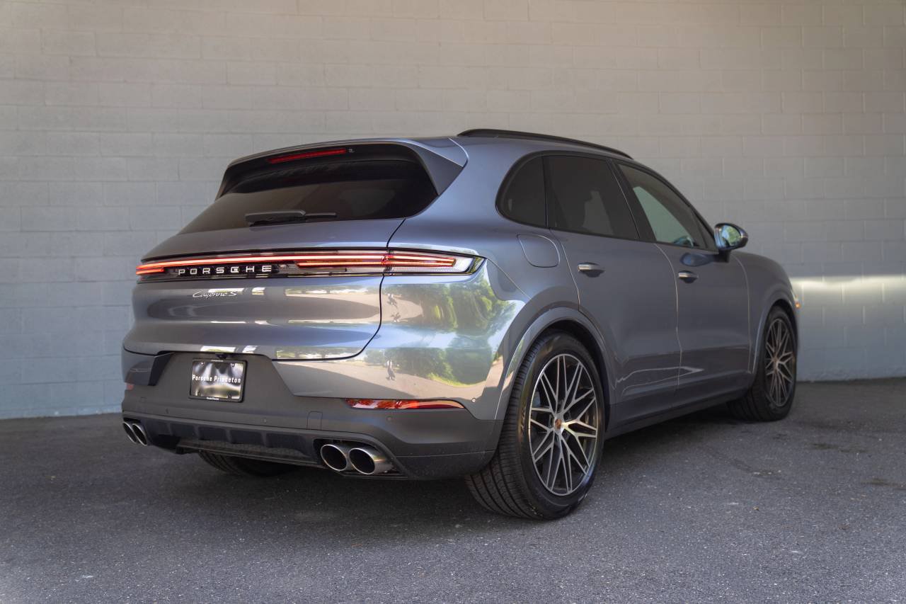 New 2026 Porsche Cayenne S AWD/4WD image 10