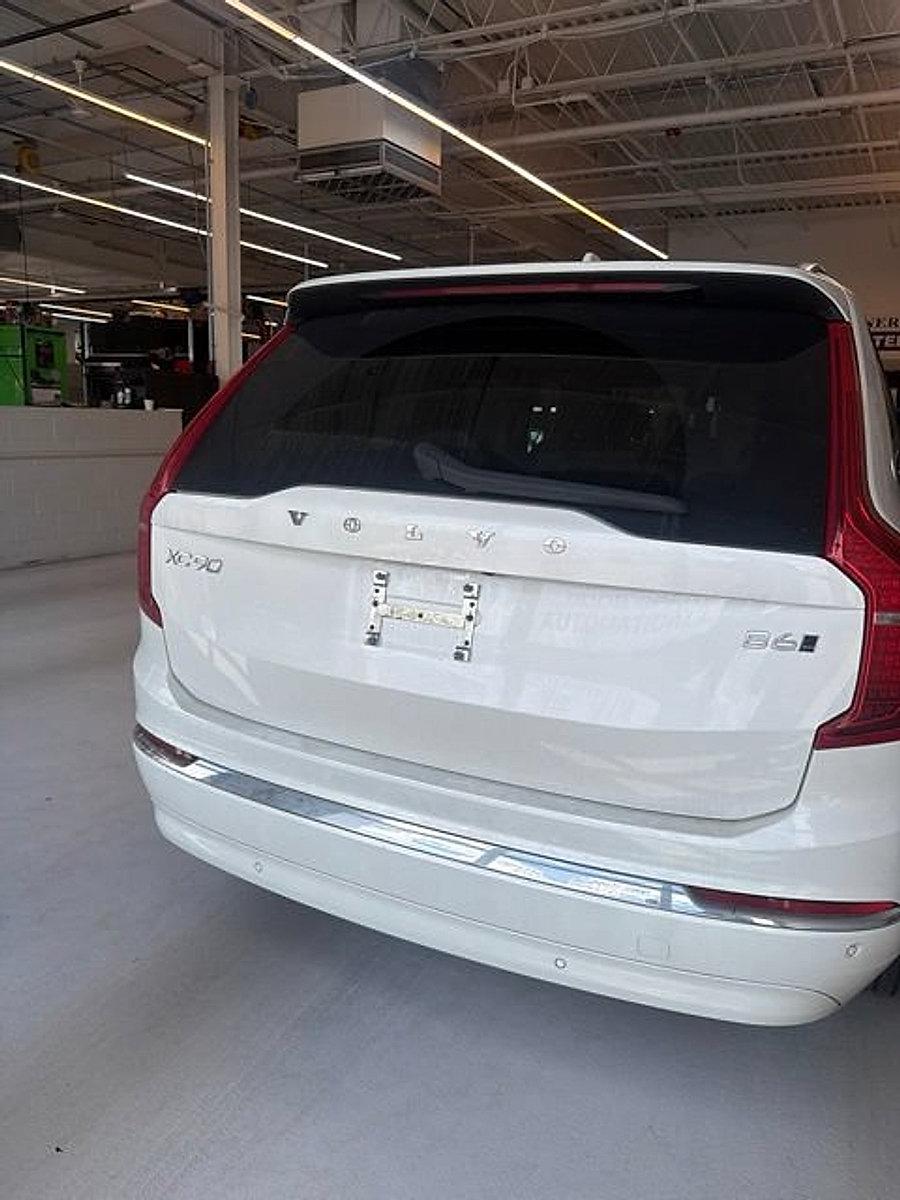 Used 2023 Volvo XC90 B6 Plus AWD/4WD image 6