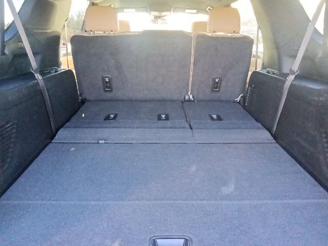 Used 2024 Chevrolet Suburban Premier RWD image 31