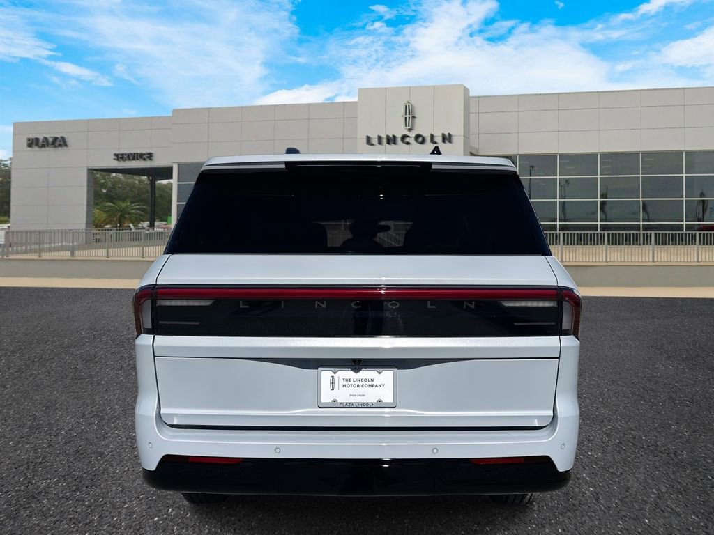New 2026 Lincoln Navigator Reserve image 4
