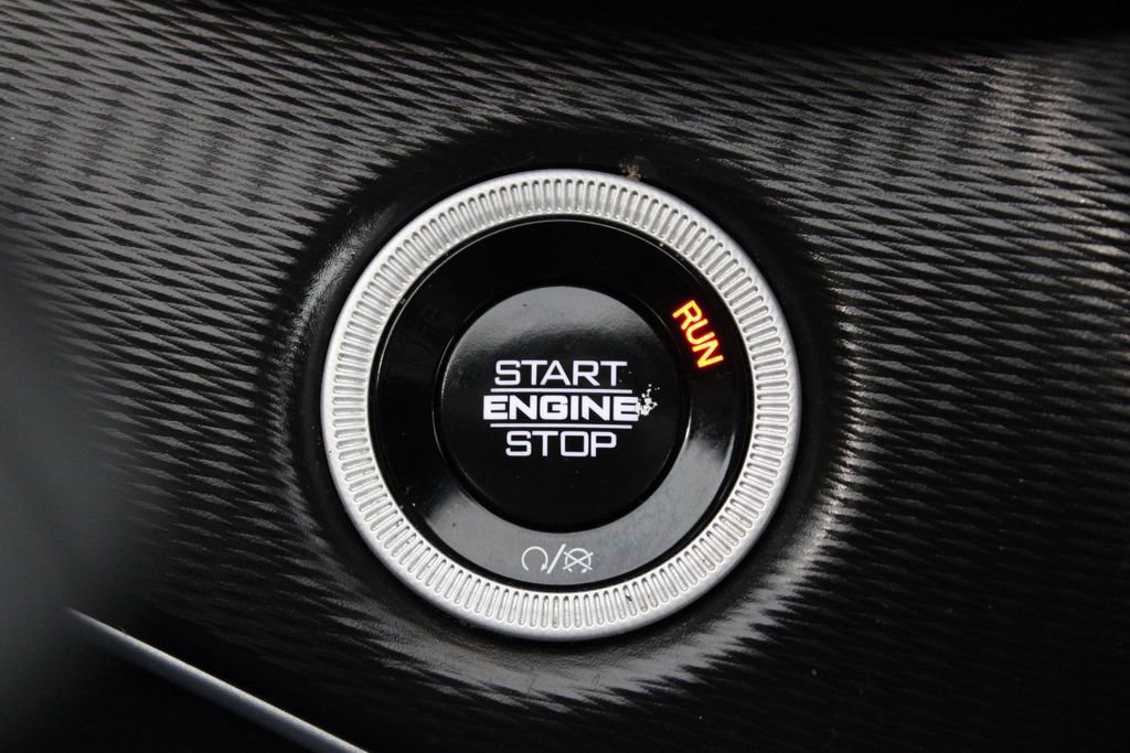 Used 2025 Jeep Grand Cherokee Altitude image 24