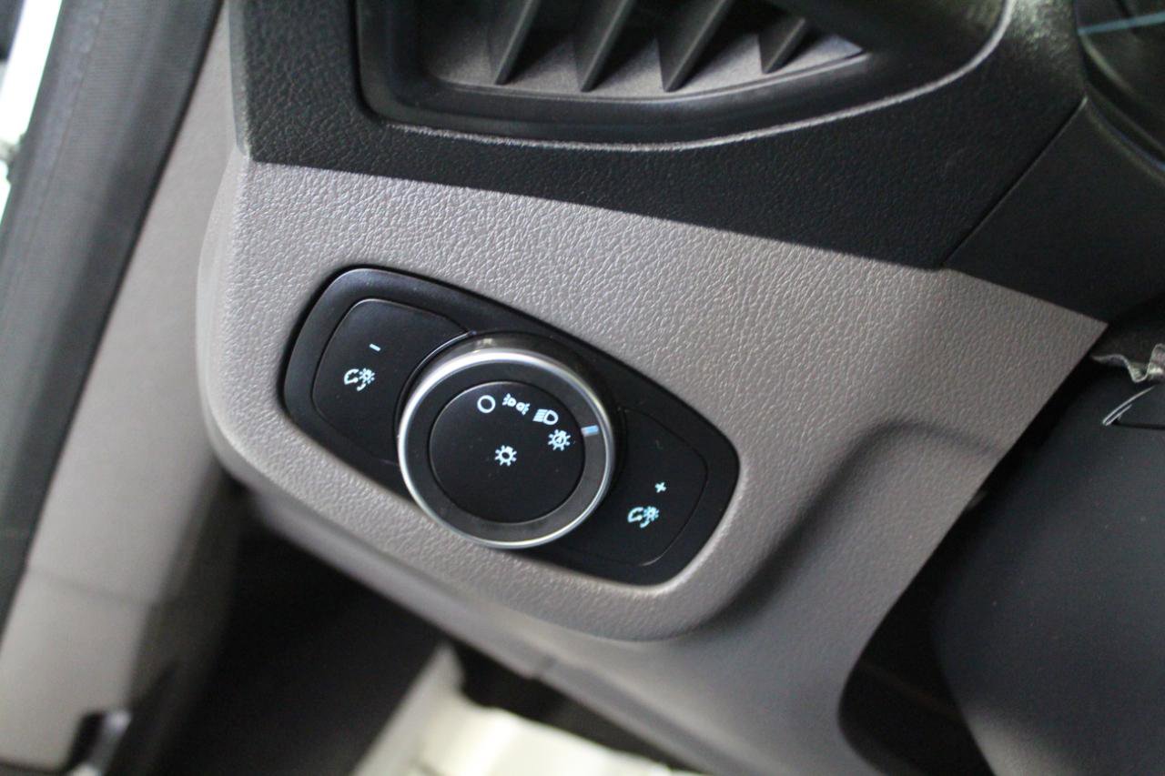 Used 2022 Ford Transit Connect XL image 11