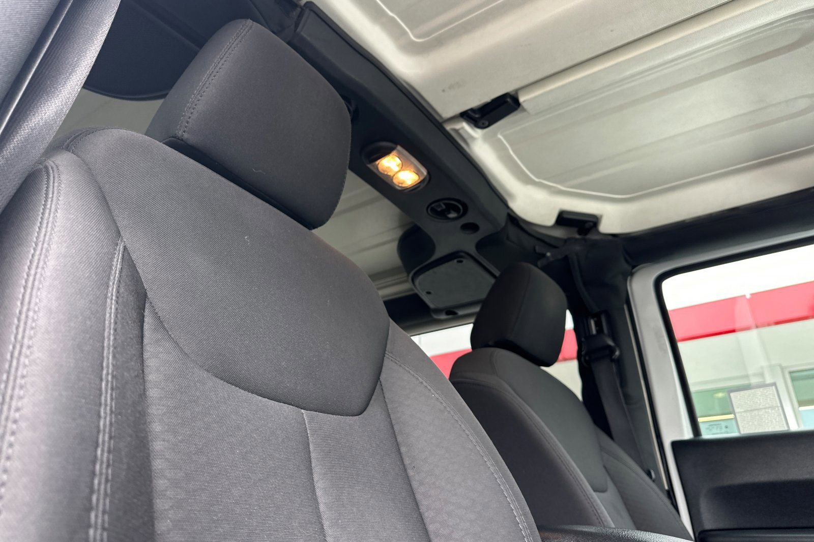 Used 2018 Jeep Wrangler Sport AWD/4WD image 17