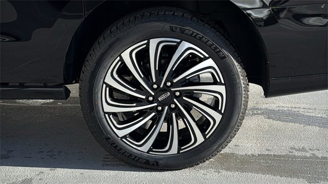 New 2025 Lincoln Navigator L Black Label image 4