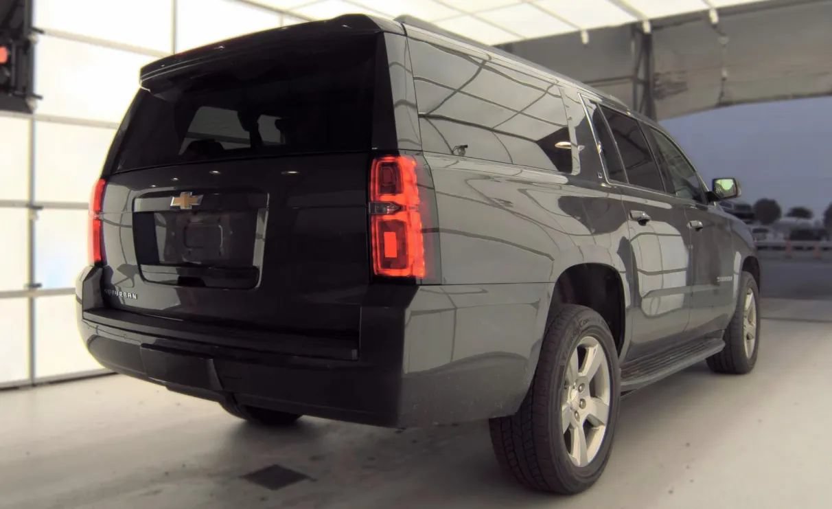 Used 2018 Chevrolet Suburban LT AWD/4WD image 3