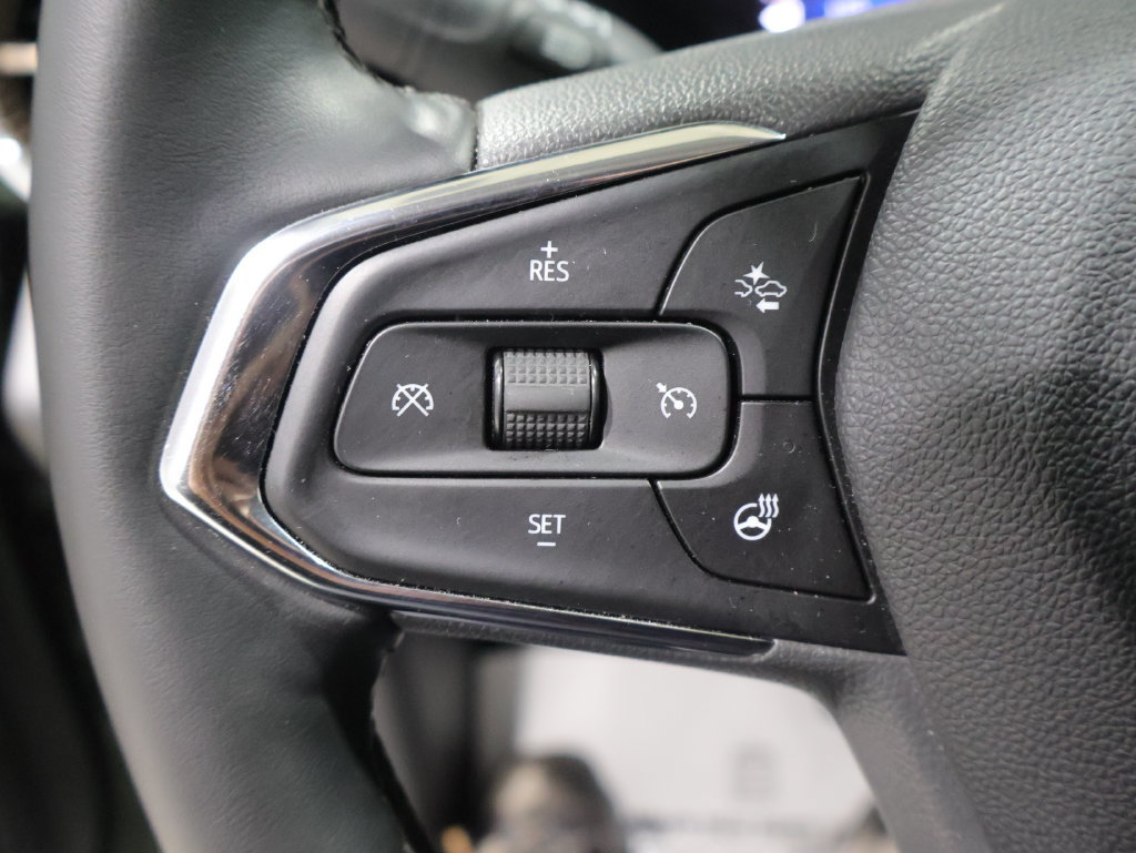 Used 2025 Chevrolet Trax ACTIV w/ Driver Confidence Package FWD image 33