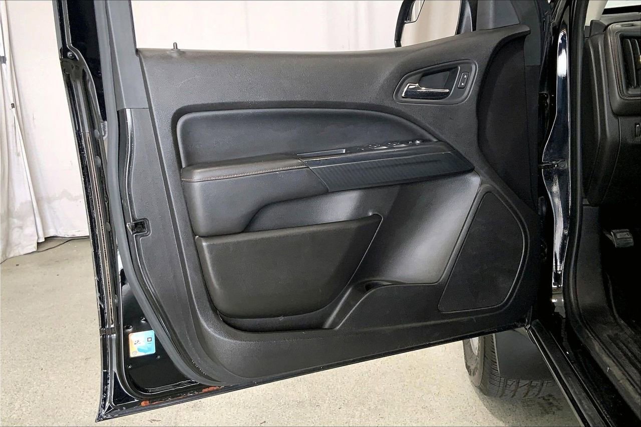 Used 2017 GMC Canyon SLE w/ All Terrain X Package image 25