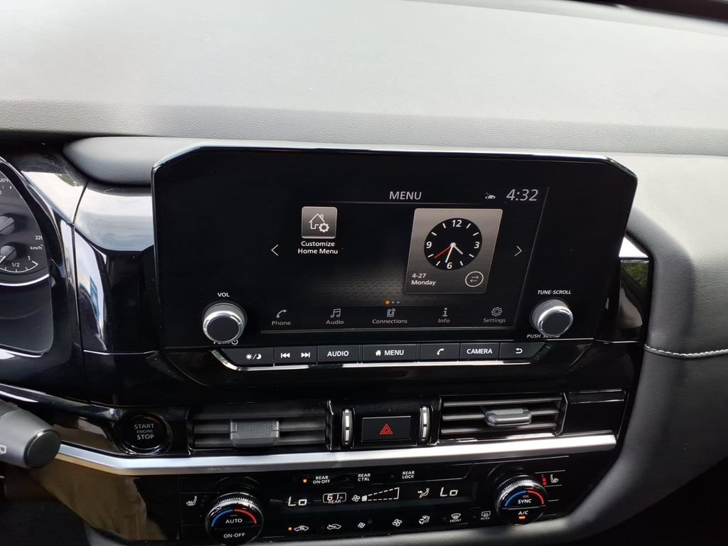 Used 2025 Nissan Pathfinder SV AWD/4WD image 24