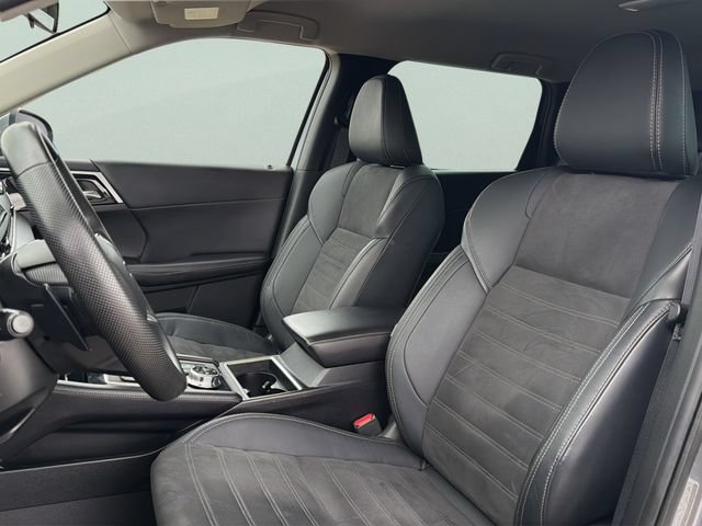 Used 2023 Mitsubishi Outlander SE AWD/4WD image 15