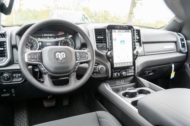 New 2026 RAM 1500 4x4 Crew Cab image 10