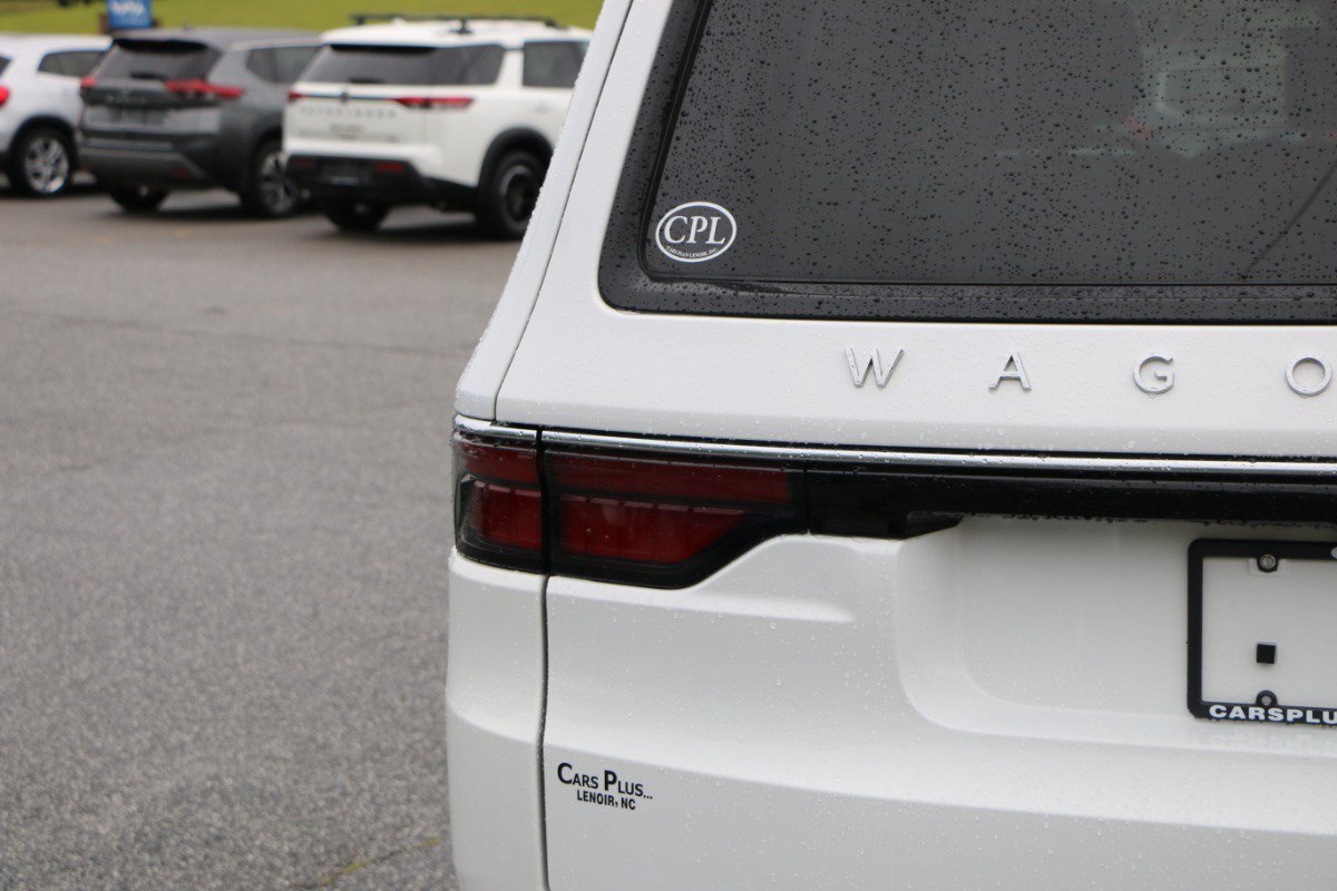 Used 2023 Jeep Wagoneer 2WD image 5