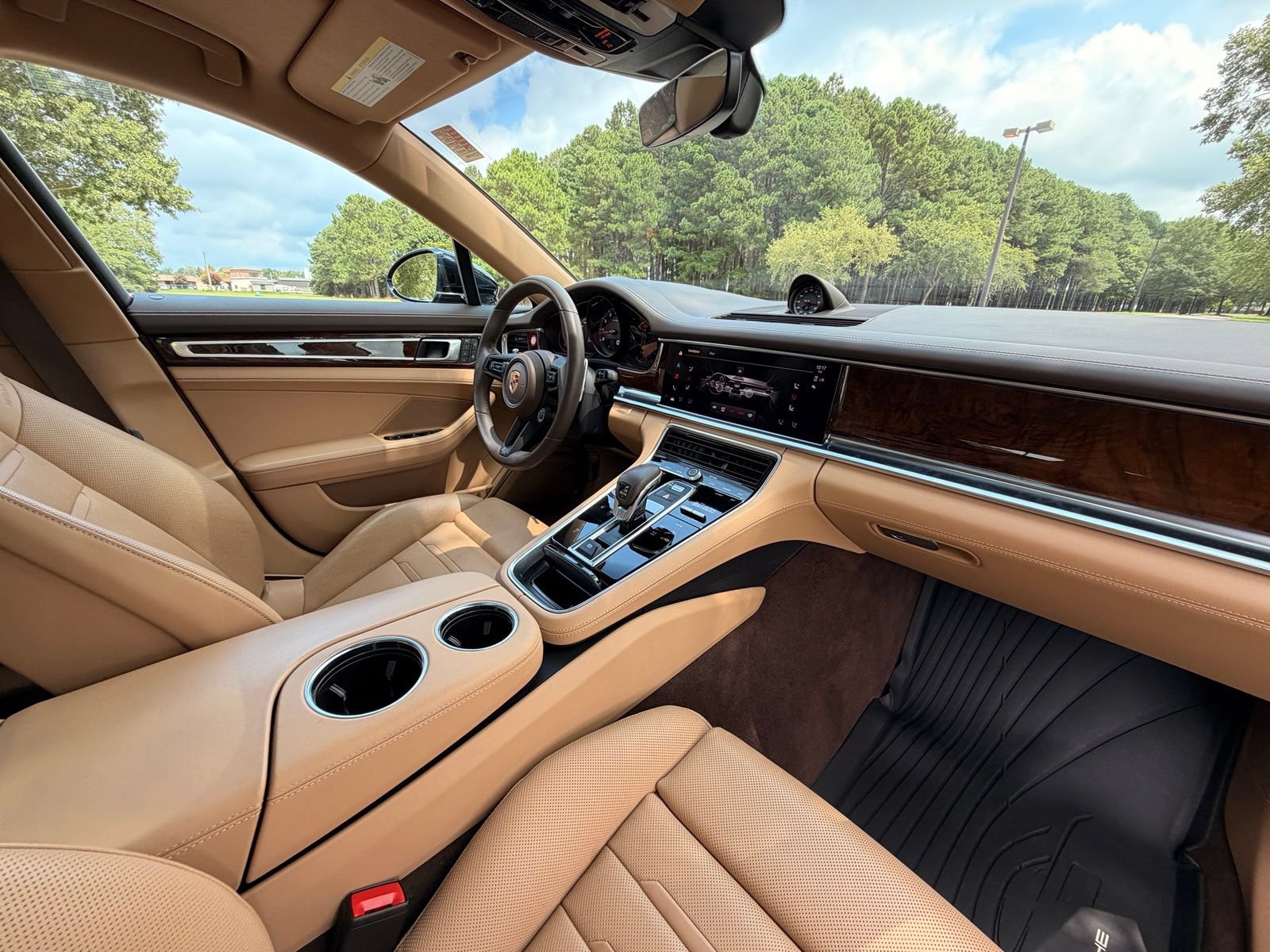 Used 2023 Porsche Panamera 4 Platinum Edition AWD/4WD image 19