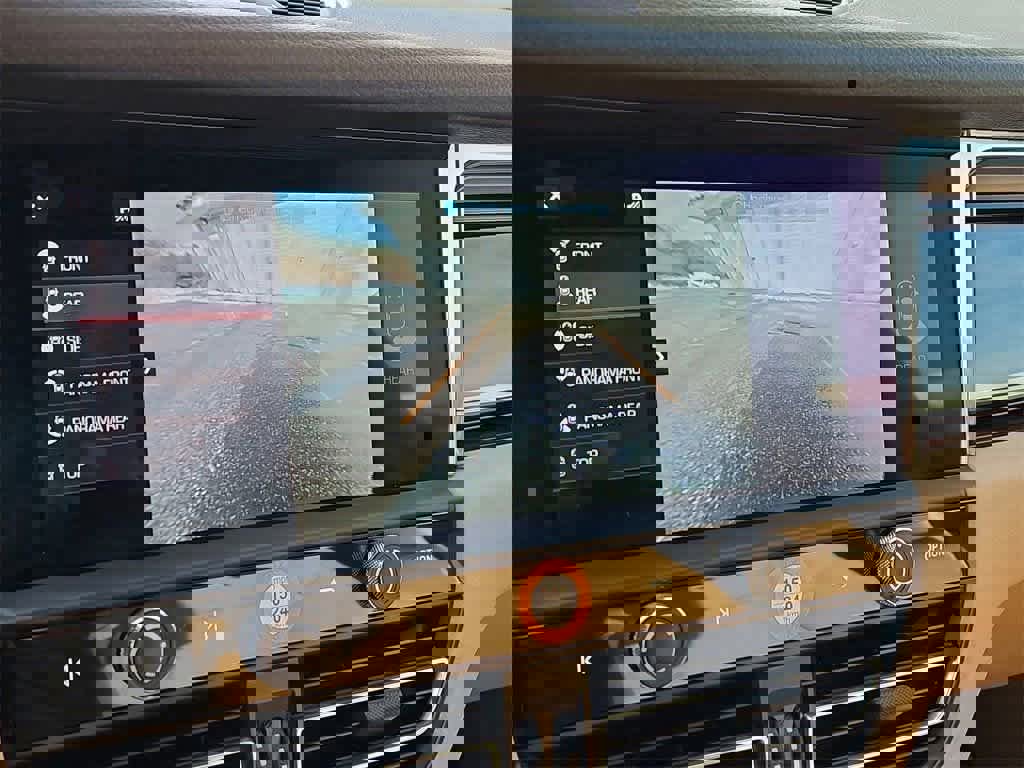 Certified 2025 Porsche Macan image 17