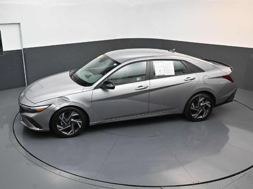 Used 2025 Hyundai Elantra Sport FWD image 20