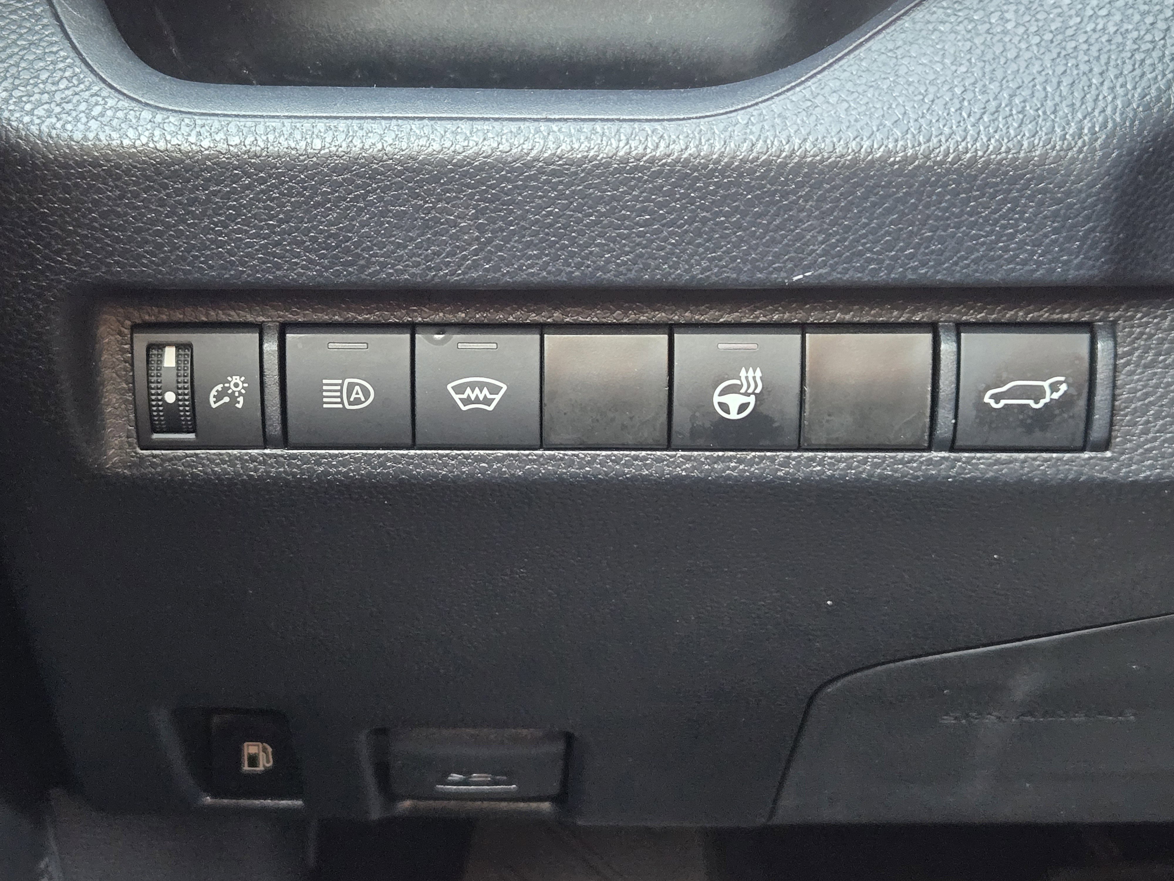 Used 2024 Toyota RAV4 XLE w/ Convenience Package image 28