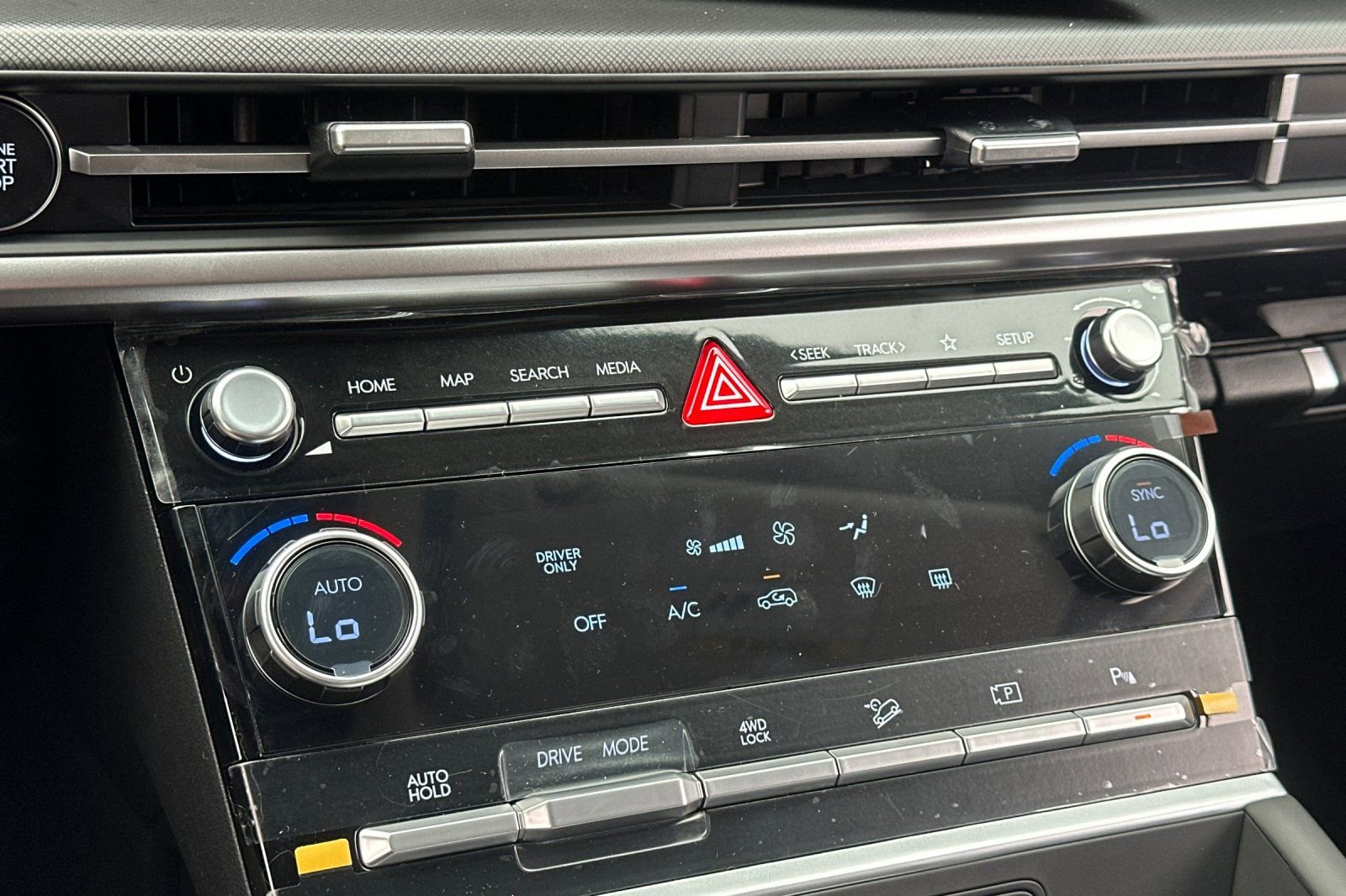 New 2026 Hyundai Santa Fe SE image 21