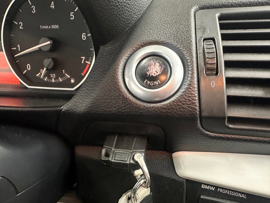 Used 2013 BMW 128i Convertible RWD image 39