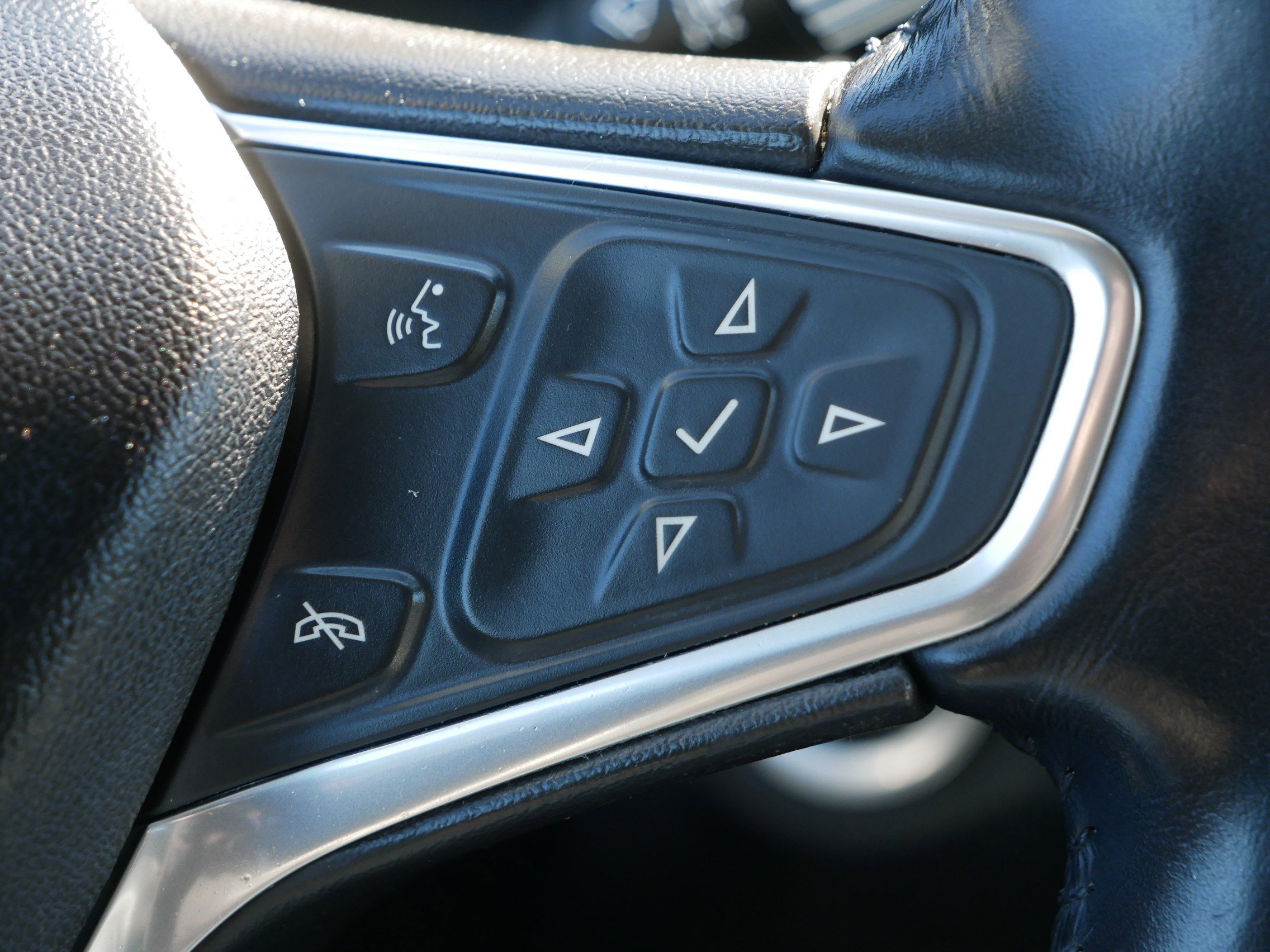 Used 2019 Chevrolet Equinox LT AWD/4WD image 30