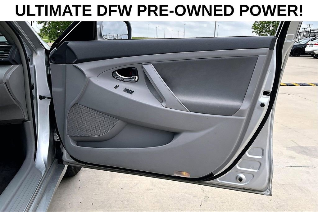 Used 2010 Toyota Camry LE FWD image 21