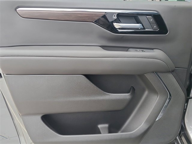 New 2026 Chevrolet Suburban LS w/ LPO, Dark Essentials Package image 18