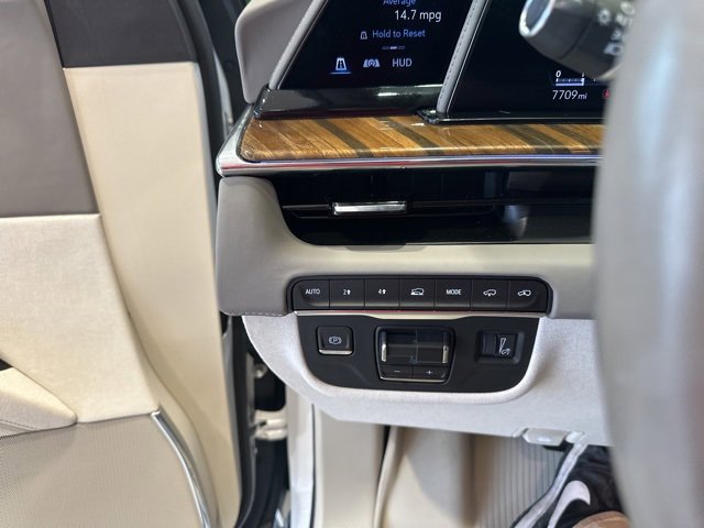 Used 2024 Cadillac Escalade Premium Luxury Platinum image 16