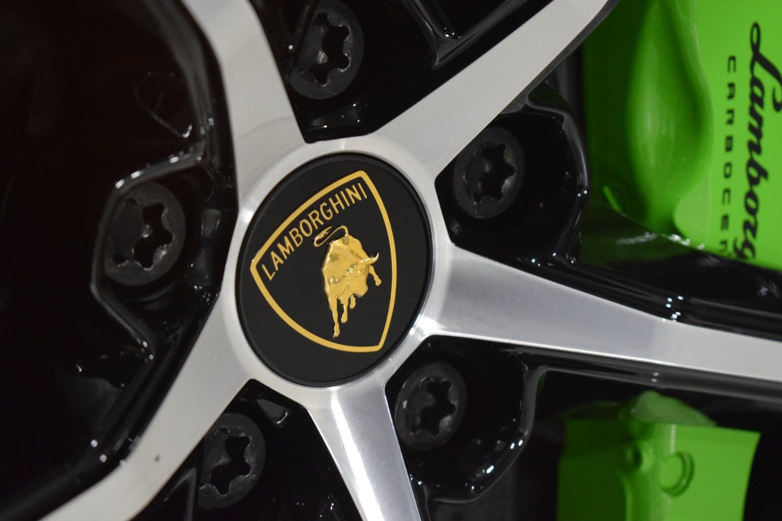 Used 2020 Lamborghini Huracan EVO image 20