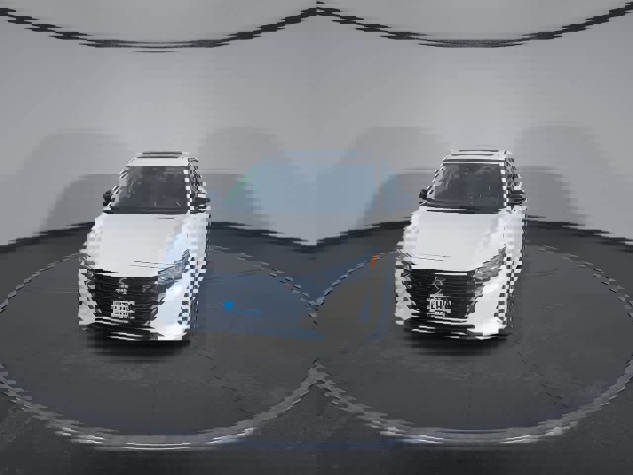 Used 2025 Nissan Sentra SR w/ SR Premium Package FWD image 5