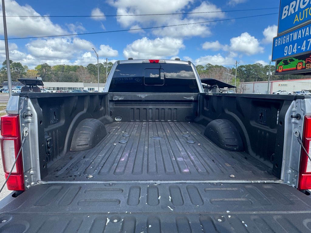 Used 2021 Ford F350 Lariat w/ Lariat Ultimate Package AWD/4WD image 4