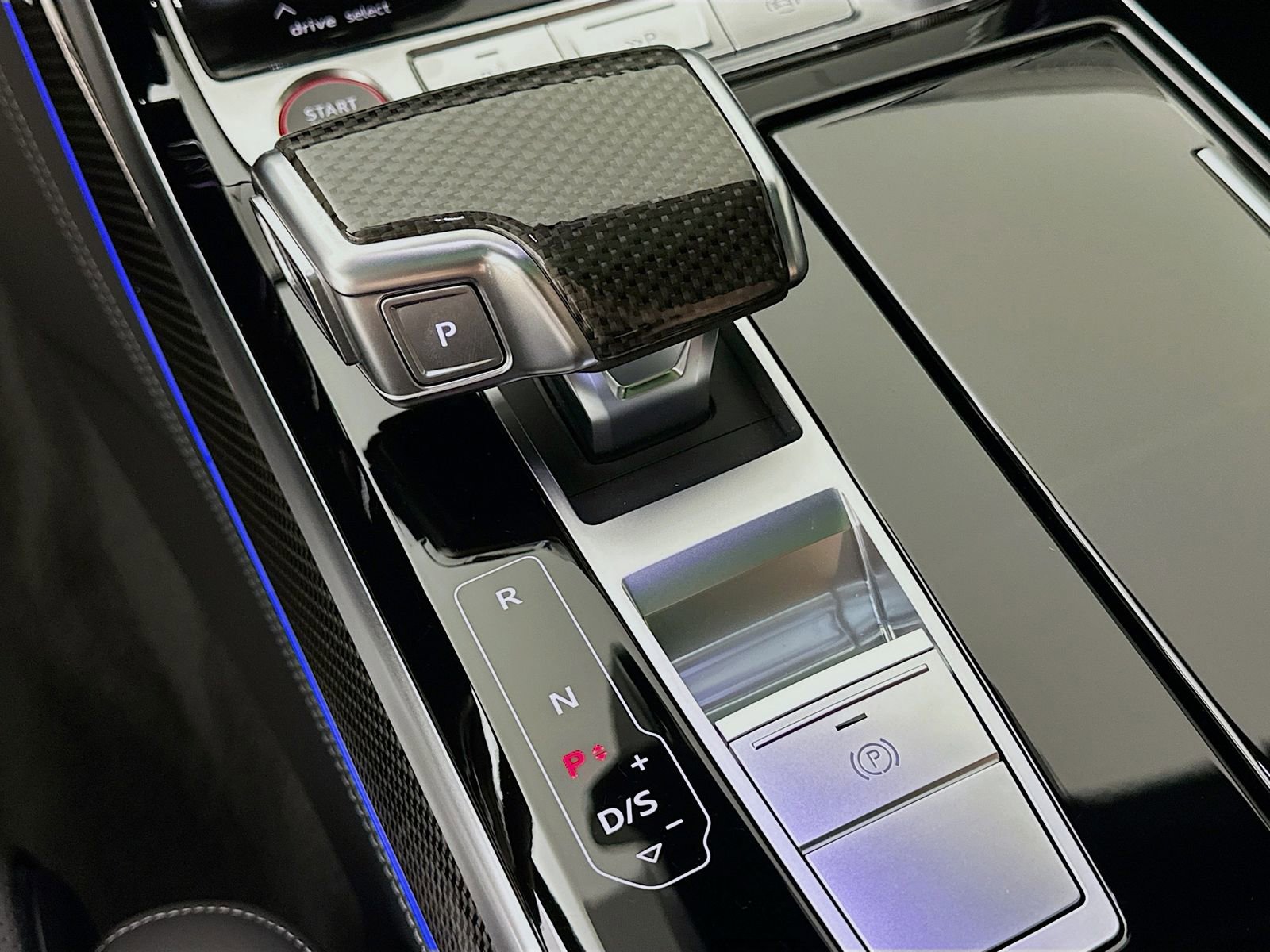 Used 2025 Audi S8 AWD/4WD image 28