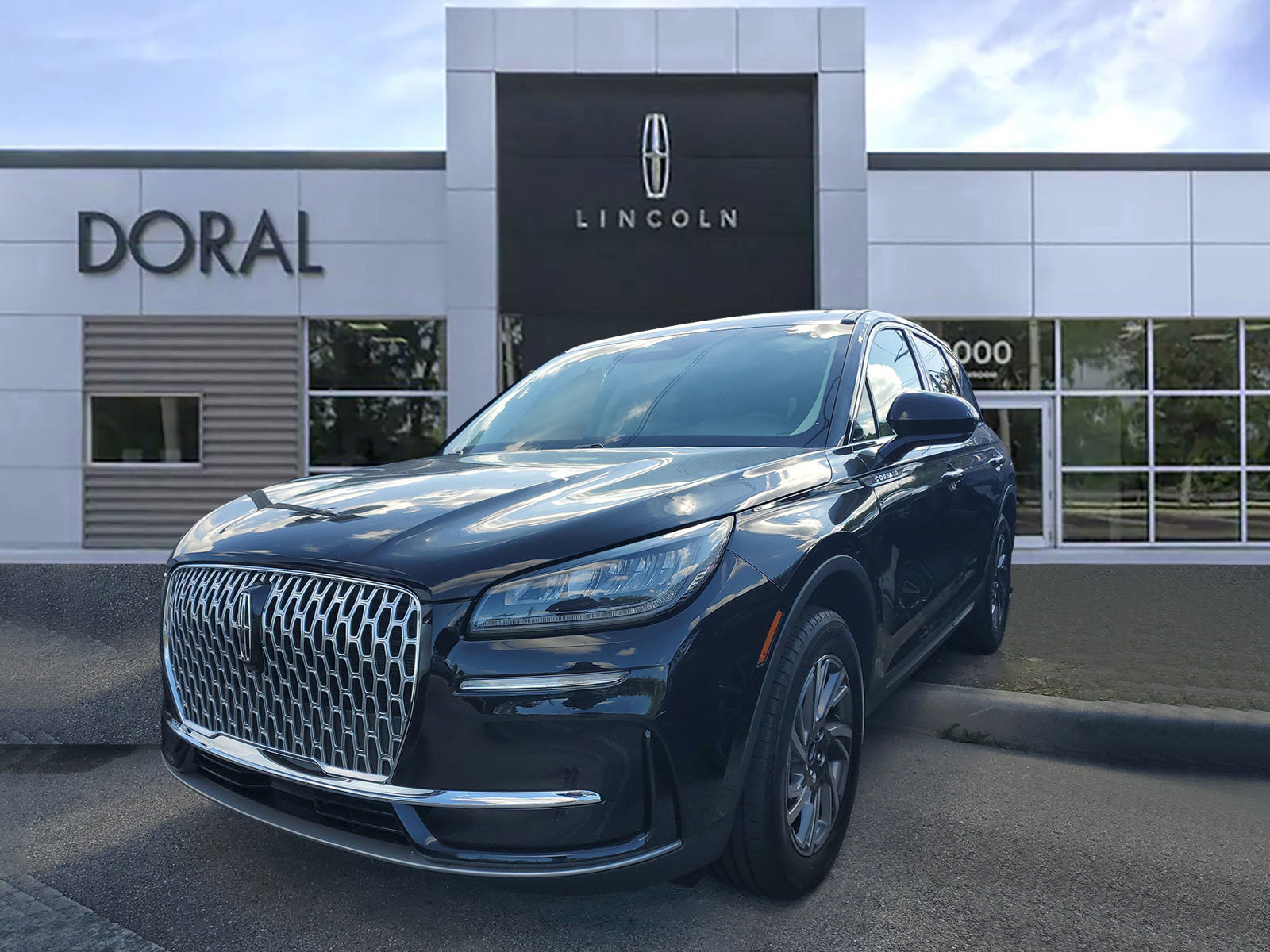 Certified 2024 Lincoln Corsair FWD image 1