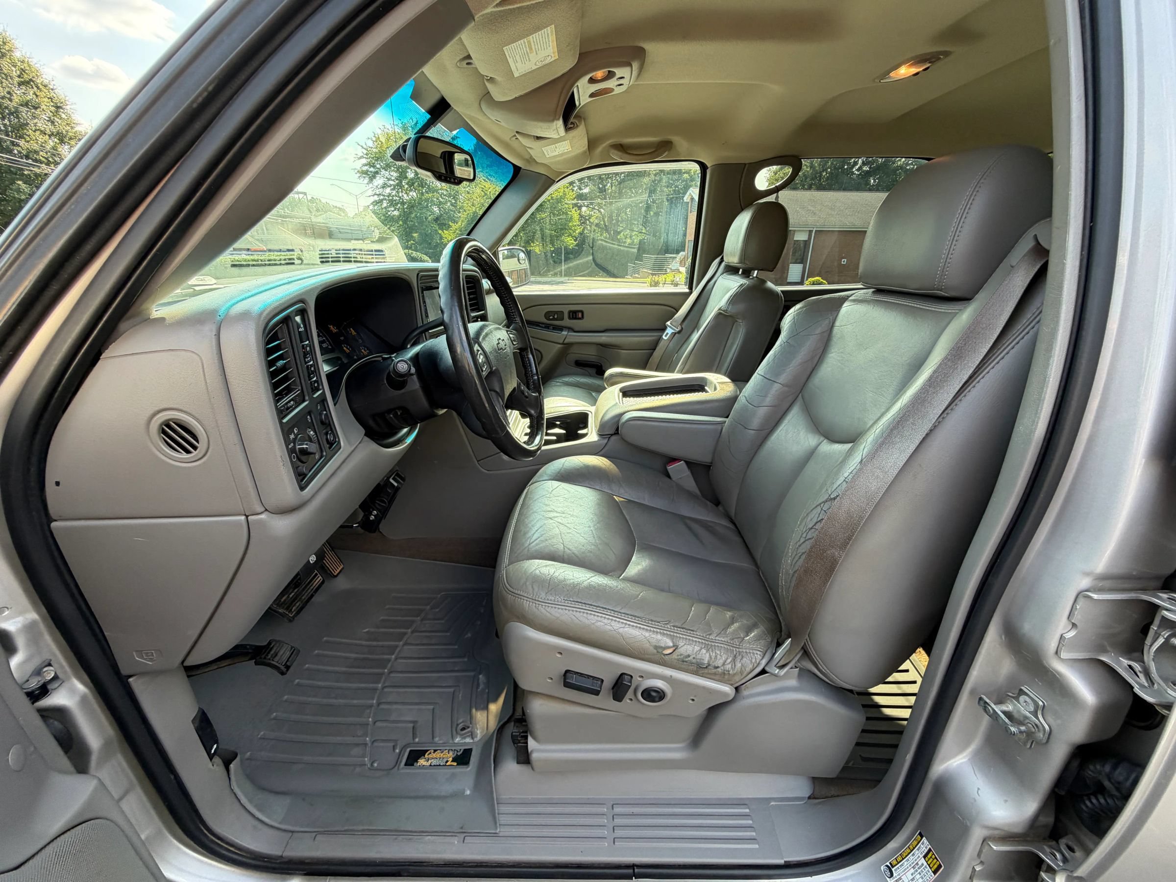 Used 2004 Chevrolet Silverado 2500 LT w/ Heavy-Duty Power Package AWD/4WD image 15