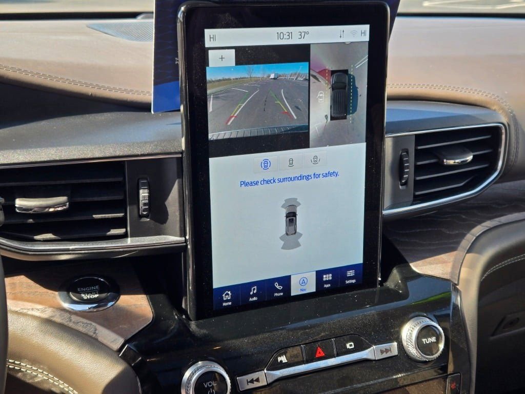 Certified 2023 Ford Explorer Platinum w/ Technology Package AWD/4WD image 31