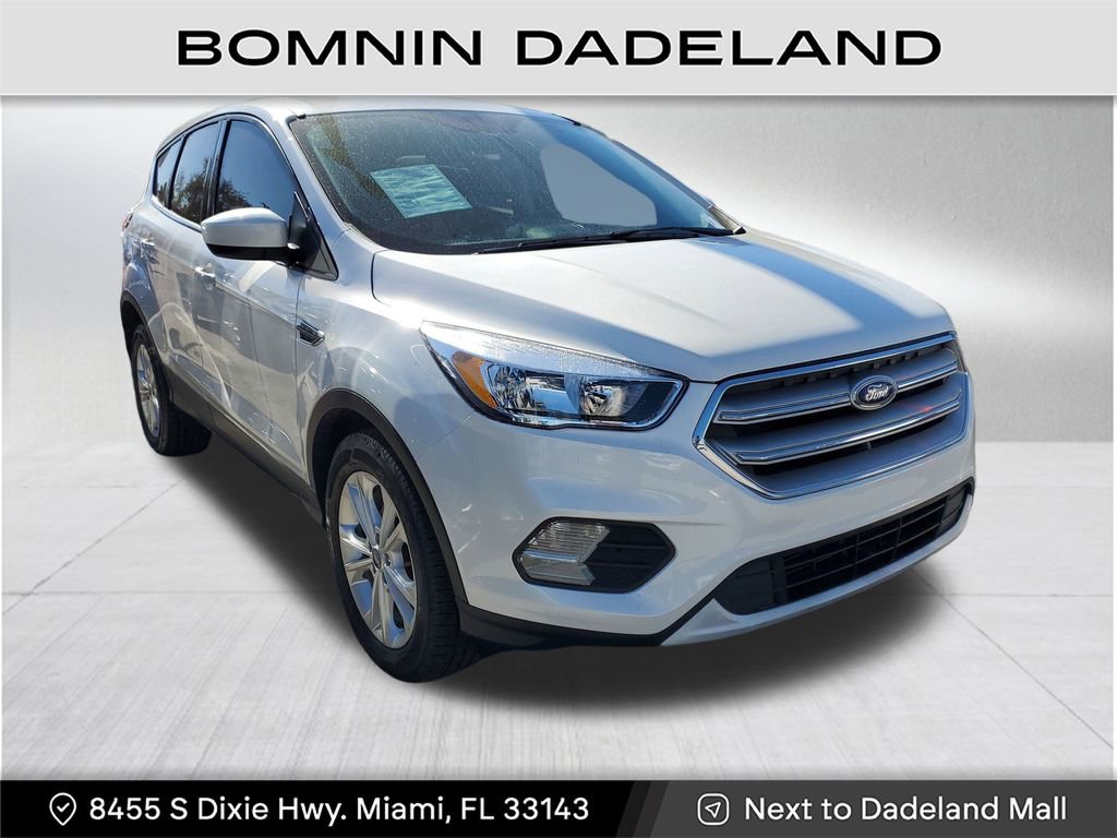 Used 2019 Ford Escape SE image 1