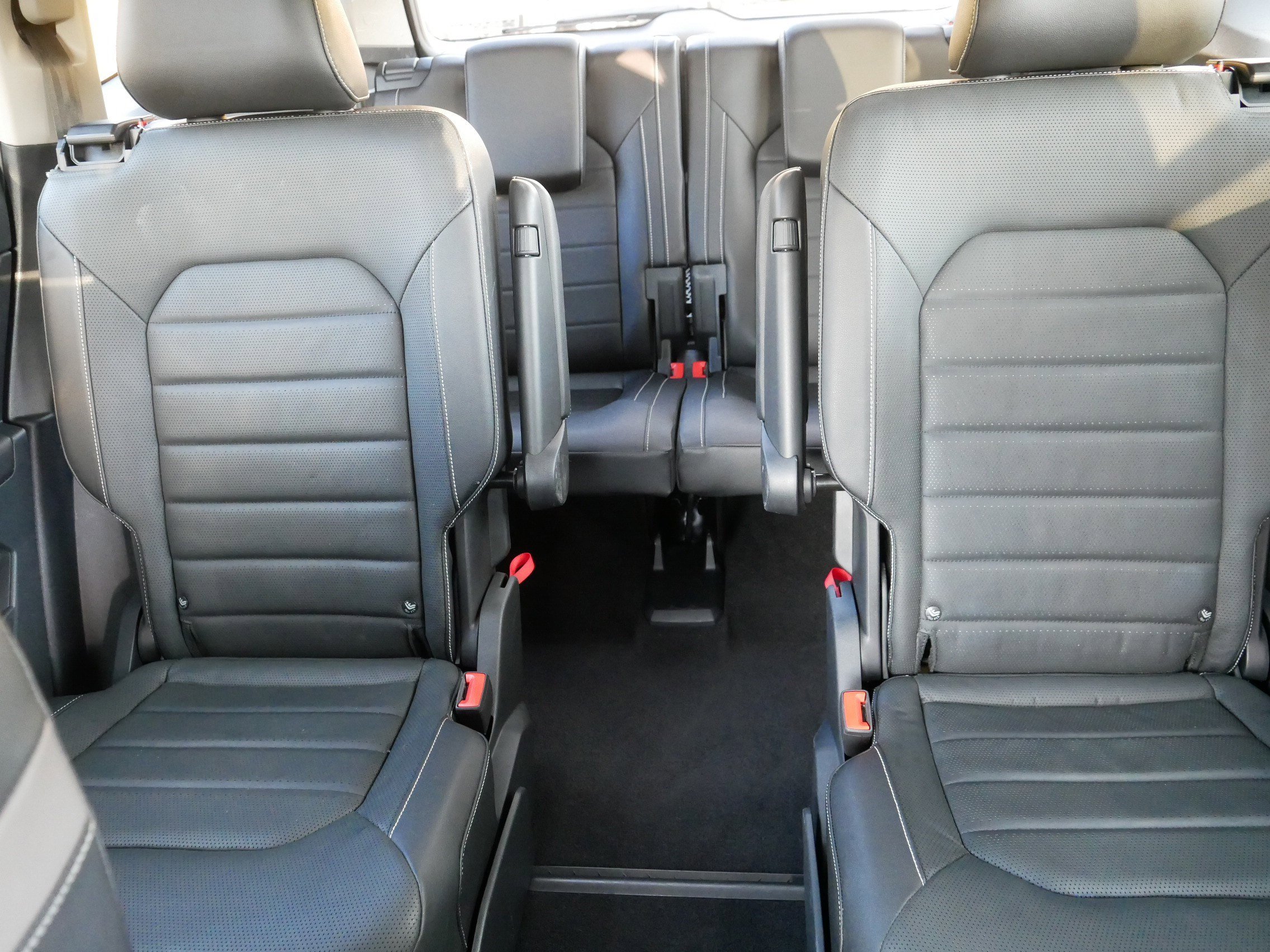 Used 2021 Volkswagen Atlas SEL Premium AWD/4WD image 13