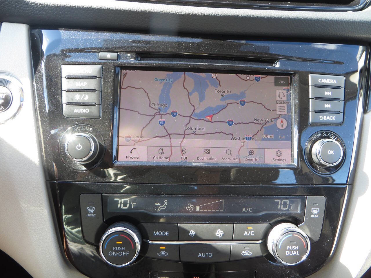 Used 2022 Nissan Rogue Sport SL w/ Premium Package image 17