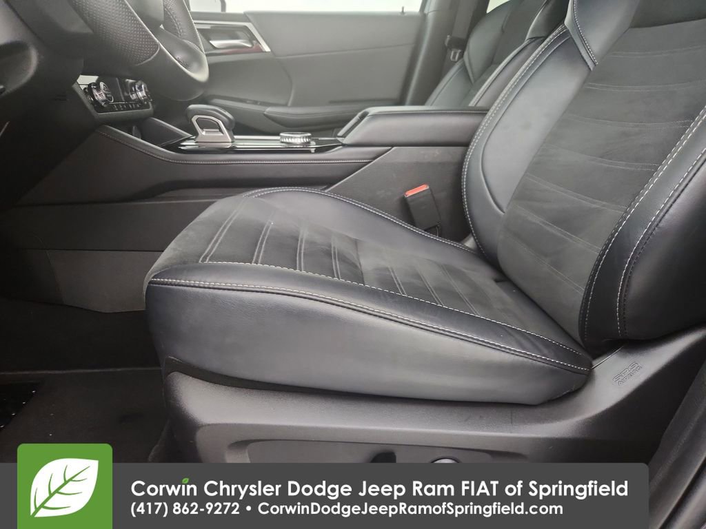 Used 2025 Mitsubishi Outlander SE FWD image 19